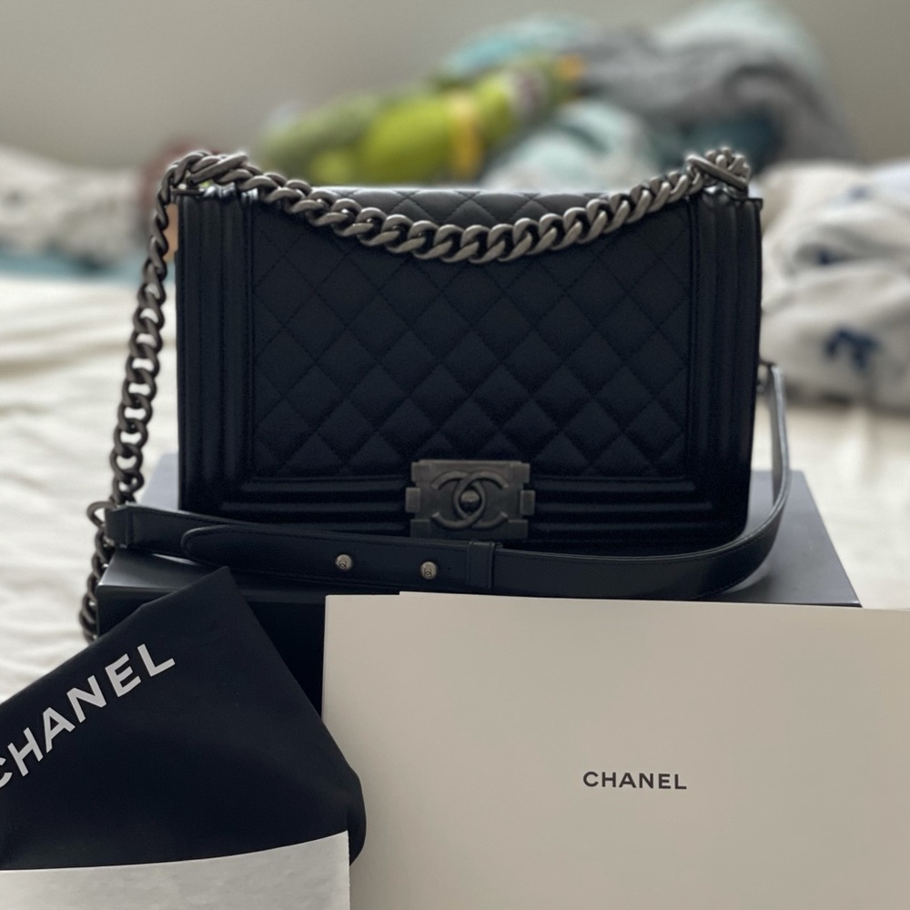 Sold 🔥Chanel old medium boy bag caviar firm price